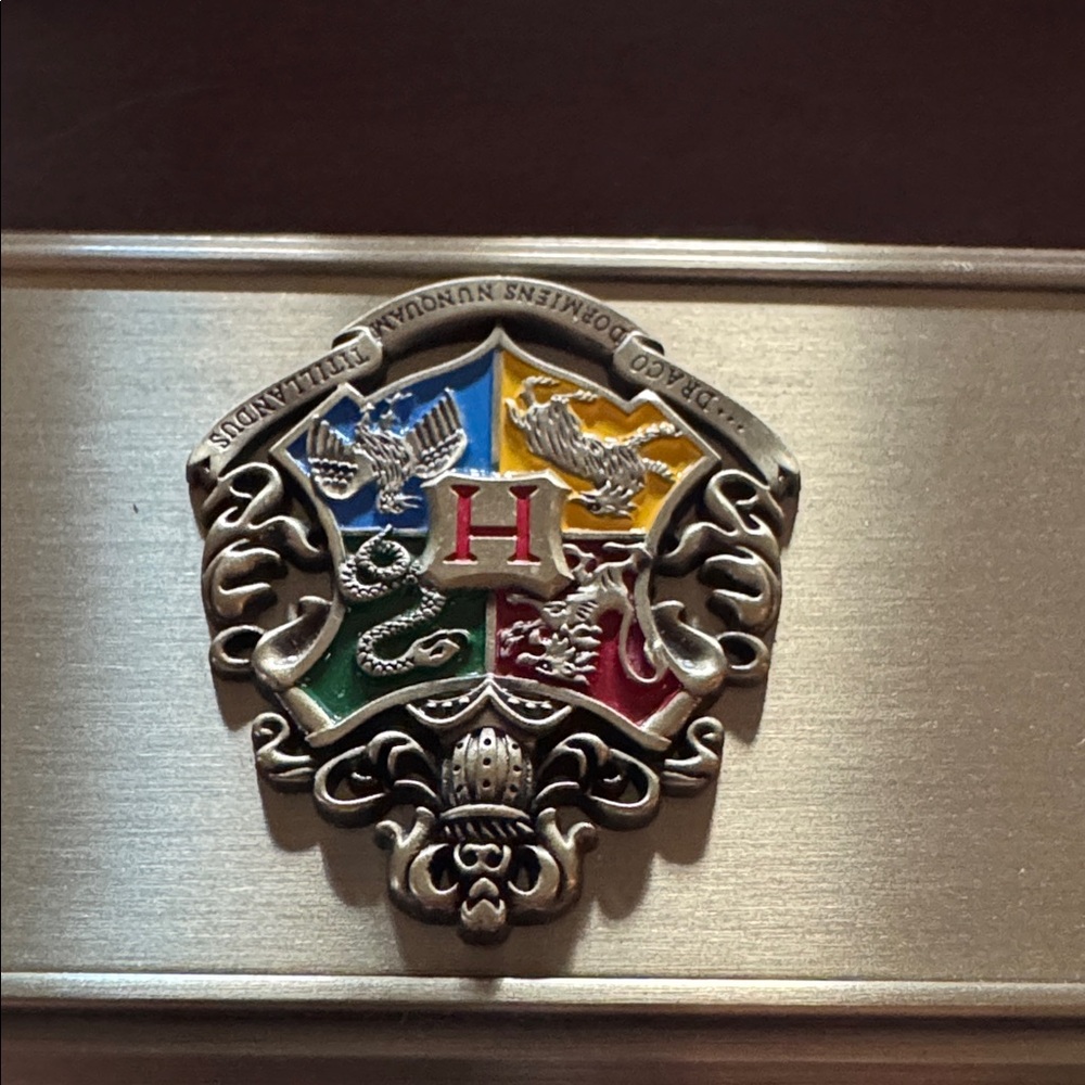 Hogwarts Harry Potter Crested 8” Die Cast Wizard Wand Holder winged boar emblem - Picture 7 of 8